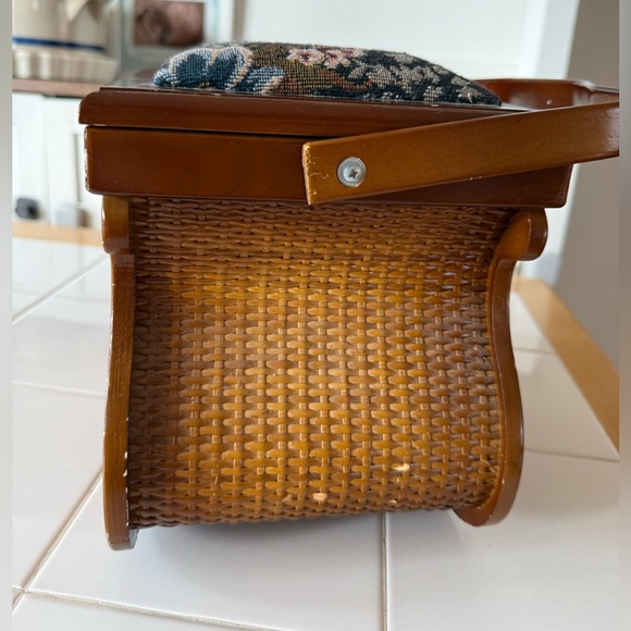 Vintage Sewing Basket Woven Wicker Upholstered Floral Velvet Wooden Elegant - Picture 7 of 15